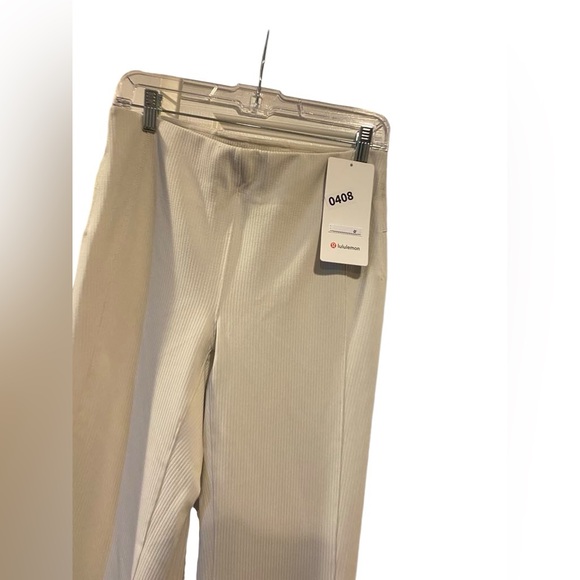 NWT Lululemon ribbed softstreme flared pants Size 8 - Picture 2 of 5